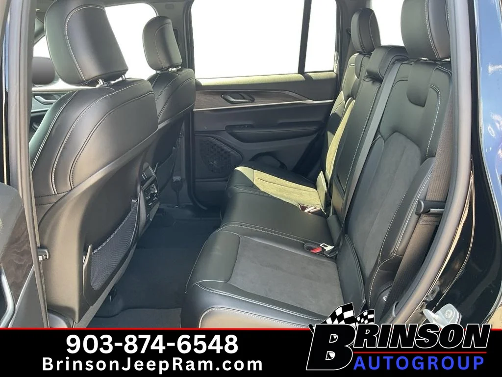 New 2027 High Gloss Black Jeep Laredo Altitude image 7