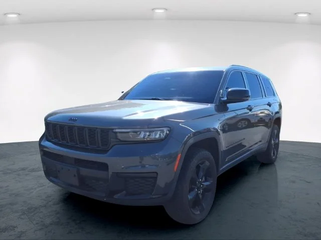 Used 2021 Gray Jeep Altitude image 4