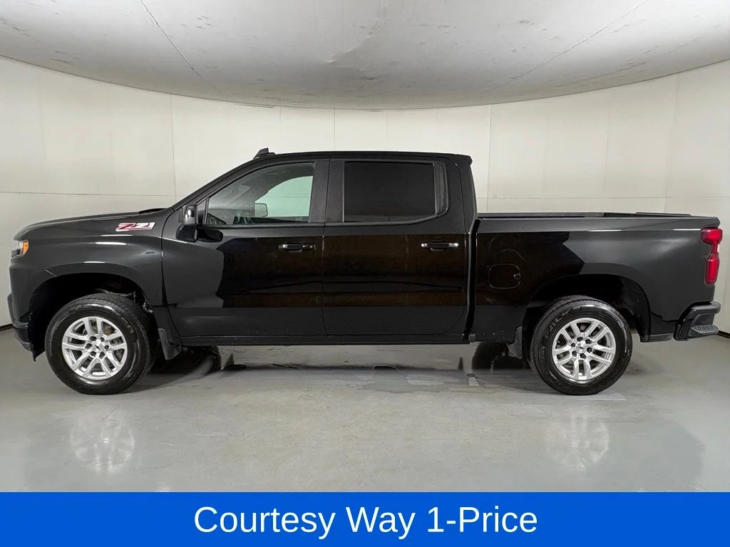 Used 2021 Black Chevrolet RST image 8
