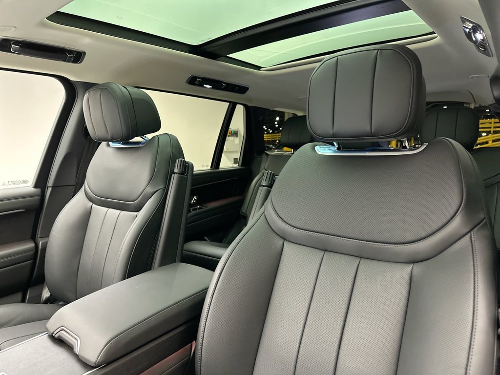 Certified Used 2025 Fuji White Land Rover SE image 8