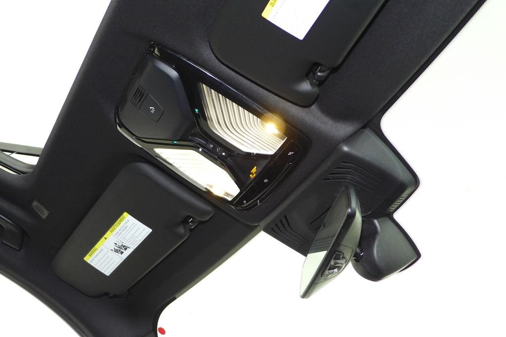 Used 2023 Black Sapphire Metallic BMW sDrive30i image 17