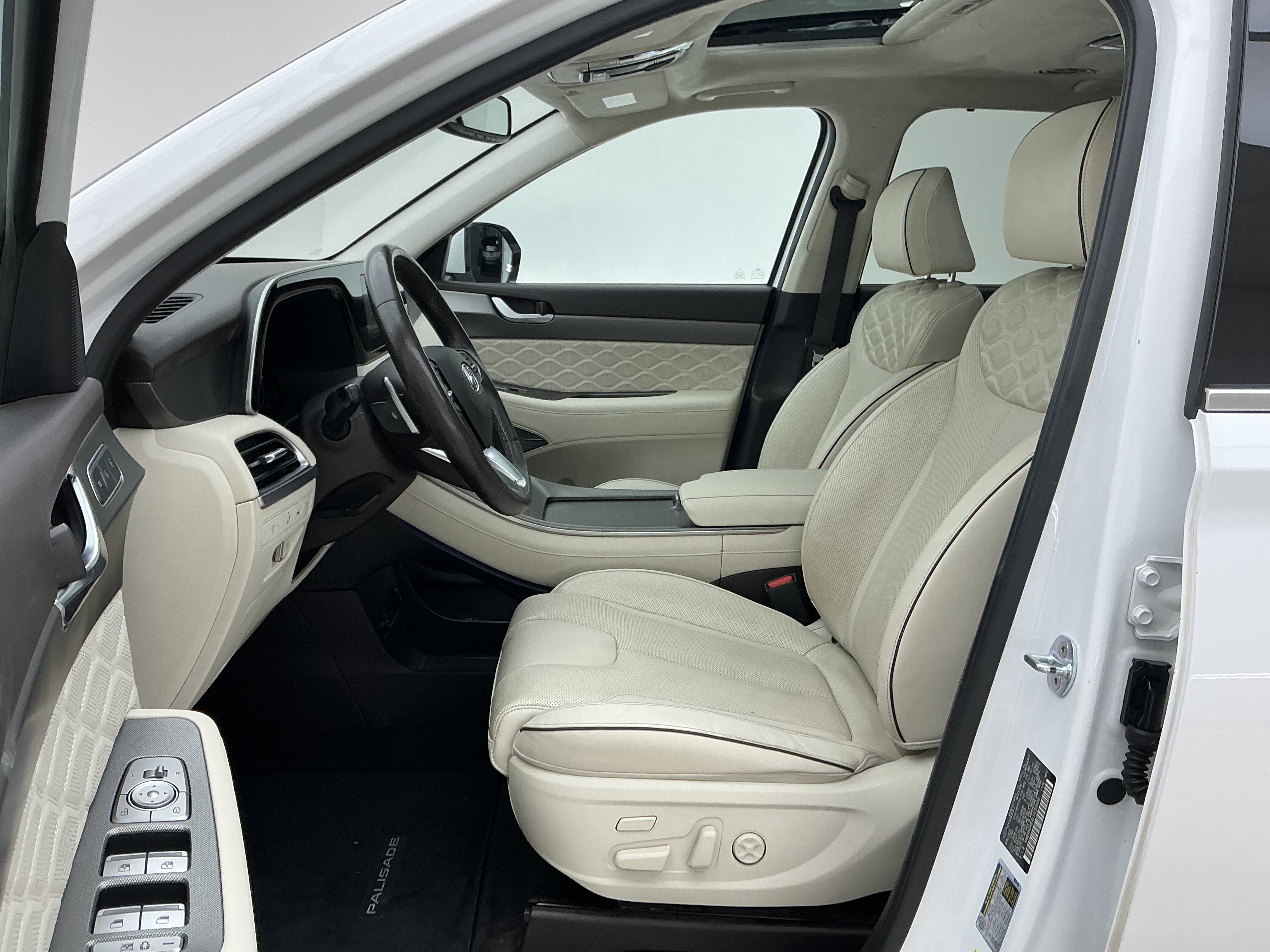 Used 2020 Hyper White Hyundai Limited image 16