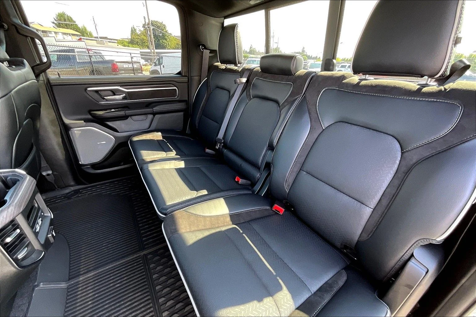 2026 RAM 1500 Laramie - Photo 10