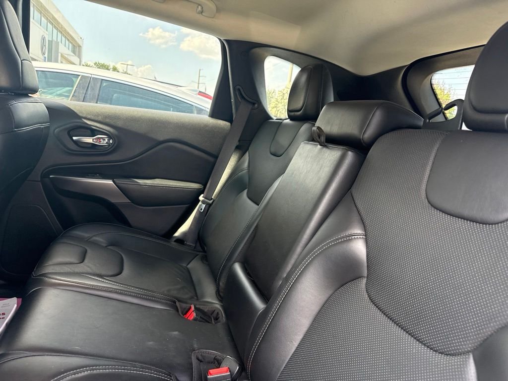 Used 2020 Gray Jeep Limited image 2