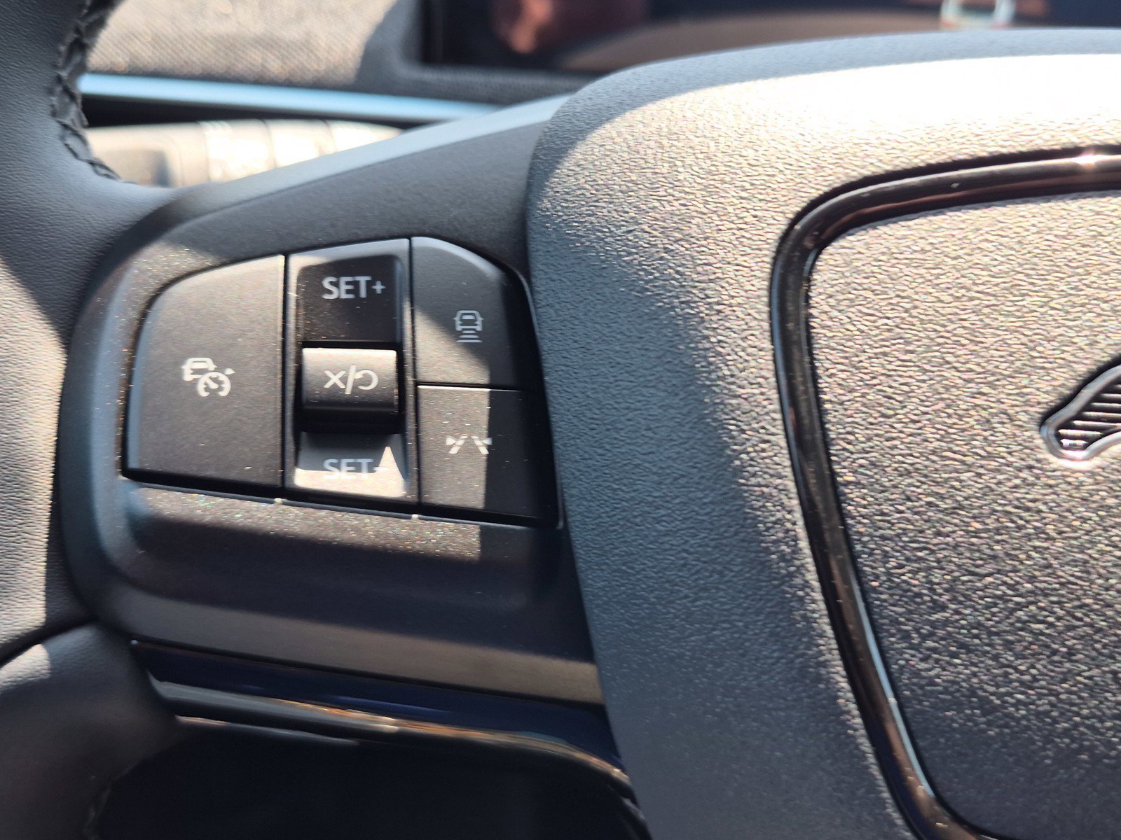 New 2026 Glacier Gray Metallic Tri-coat Ford Premium image 24
