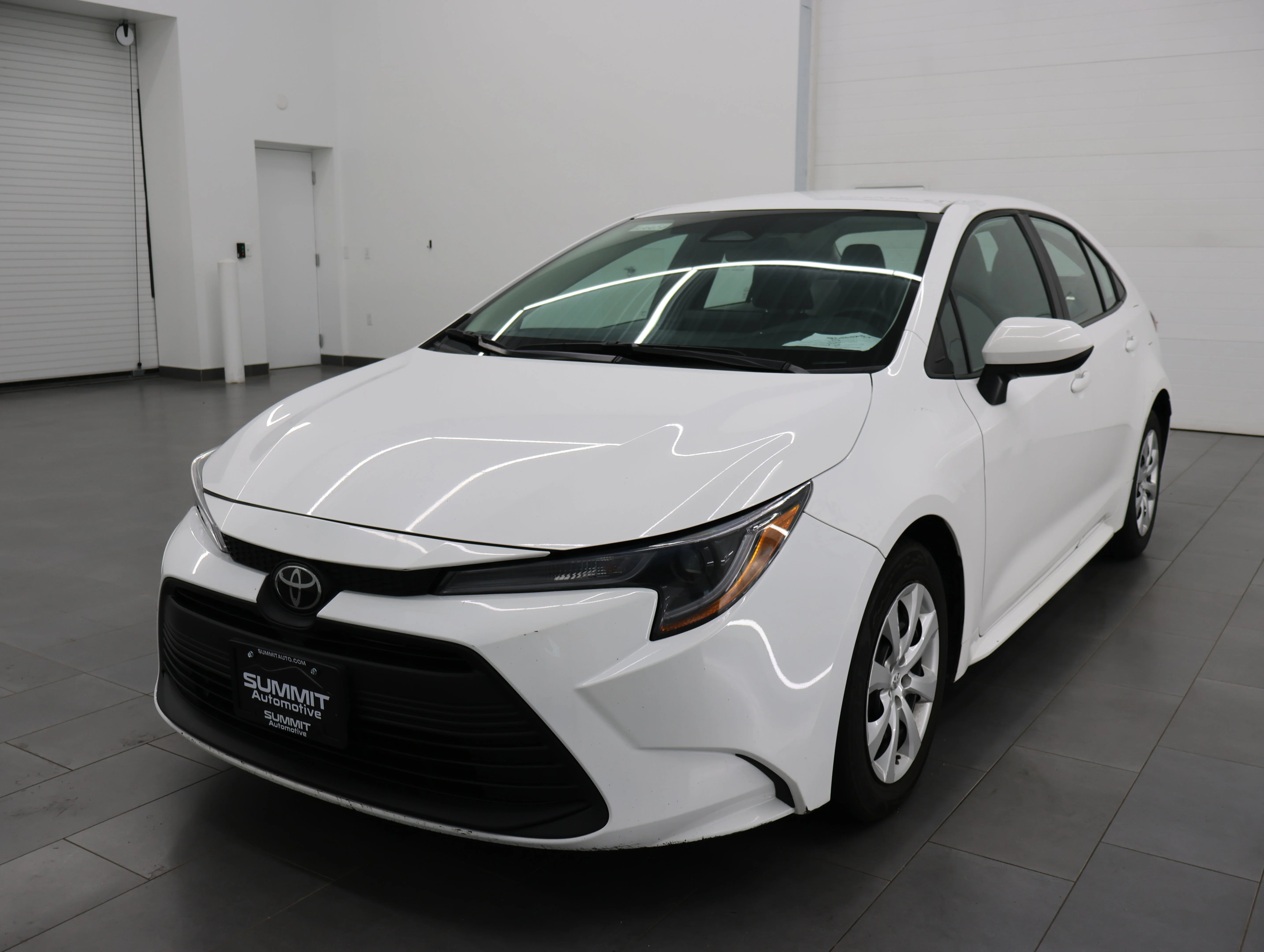 Used 2024 Ice Cap Toyota LE image 7
