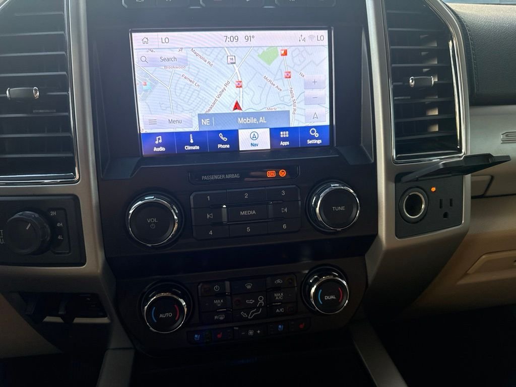 Used 2020 White Ford Lariat image 18