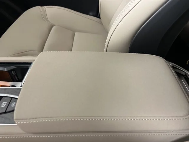 2025 Volvo XC90 Core - Photo 34