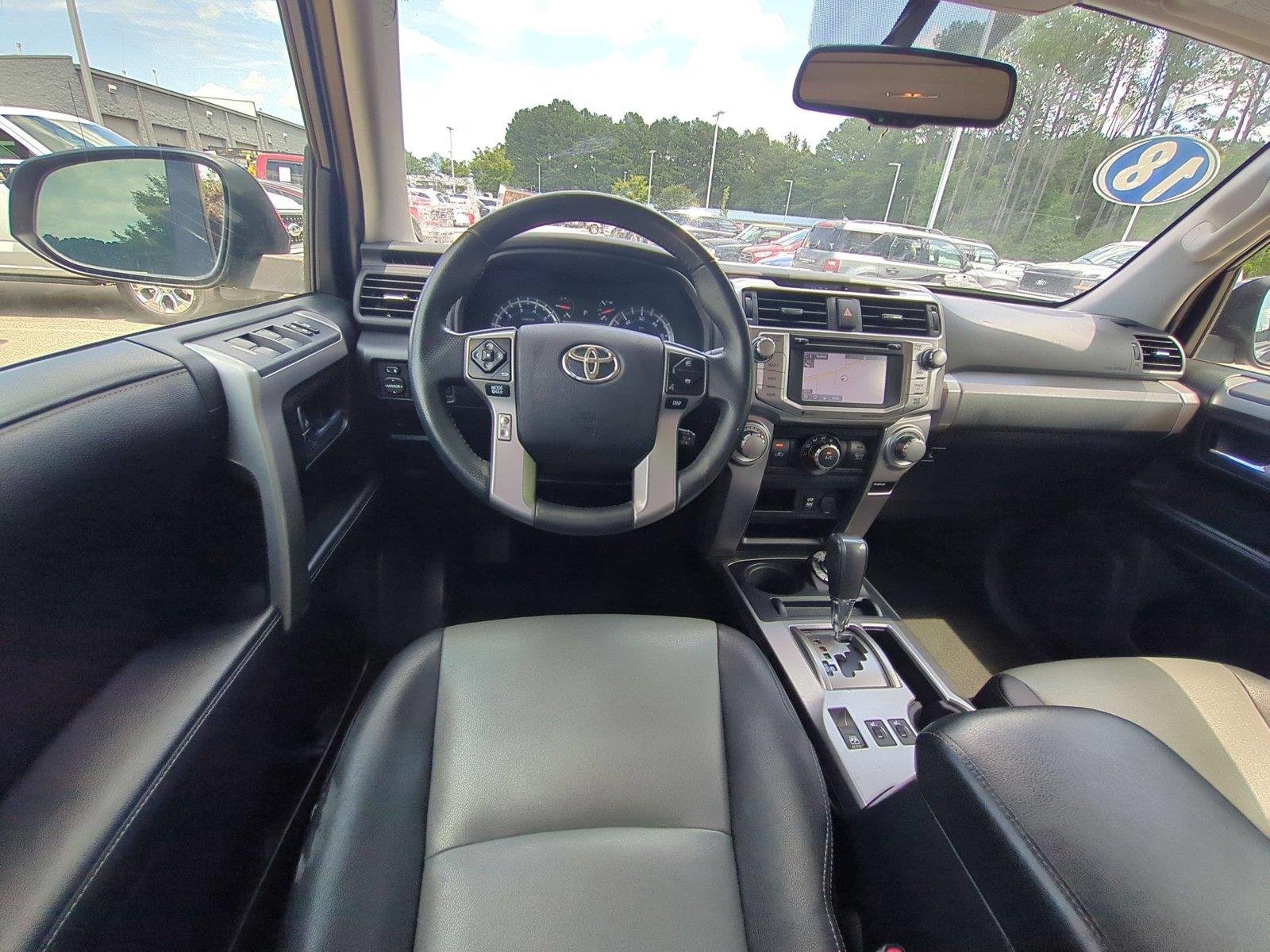 Used 2018 Nautical Blue Metallic Toyota SR5 Premium image 34