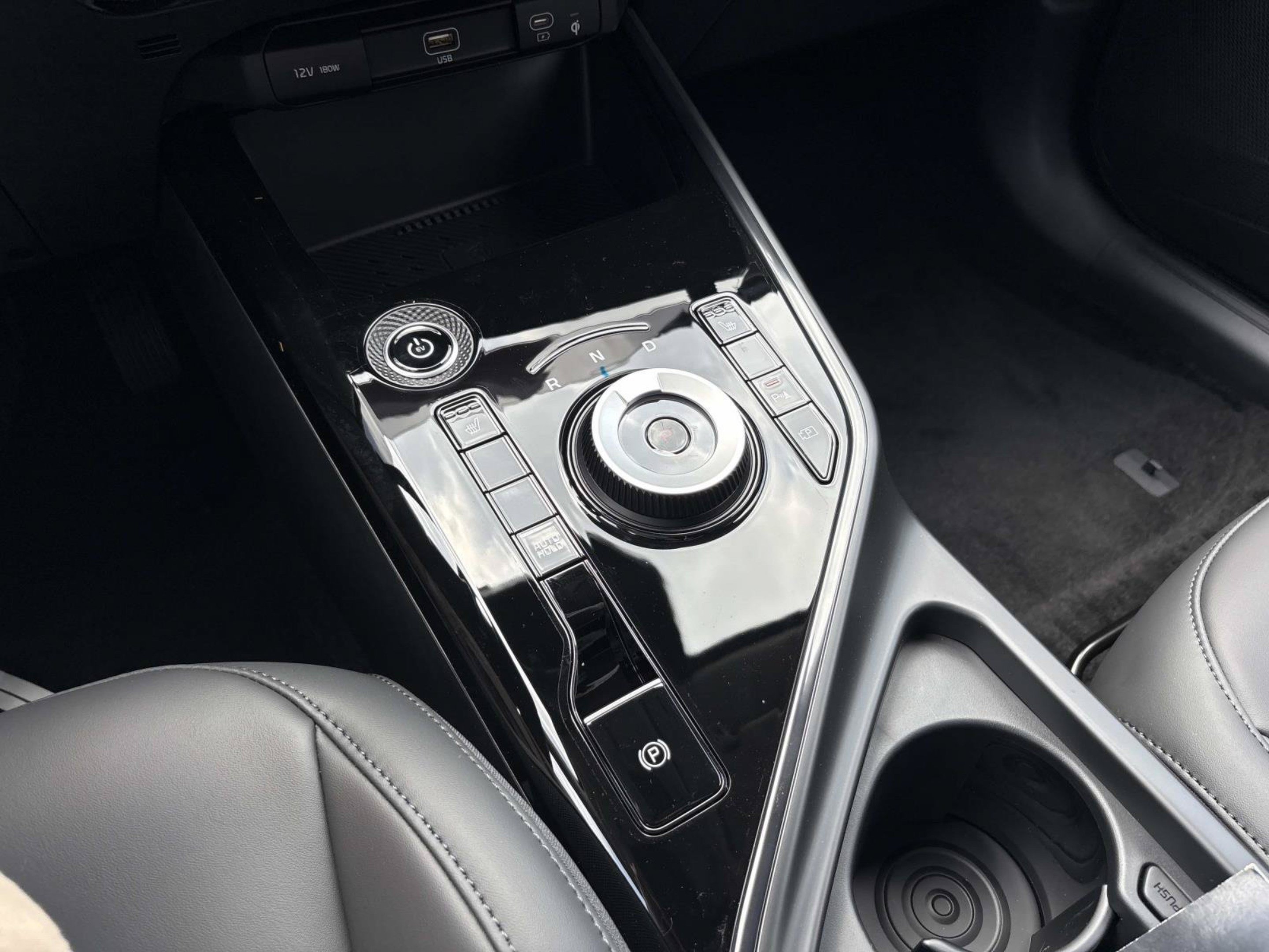 New 2026 Snow White Pearl Kia Wind image 32