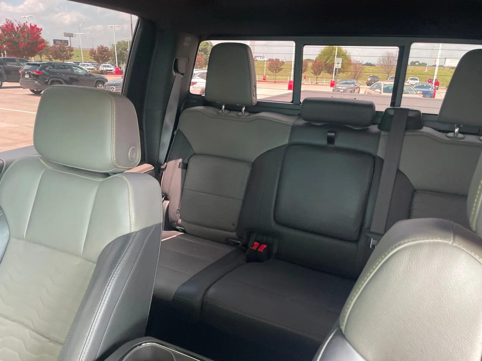 Used 2024 Gray Chevrolet ZR2 image 32