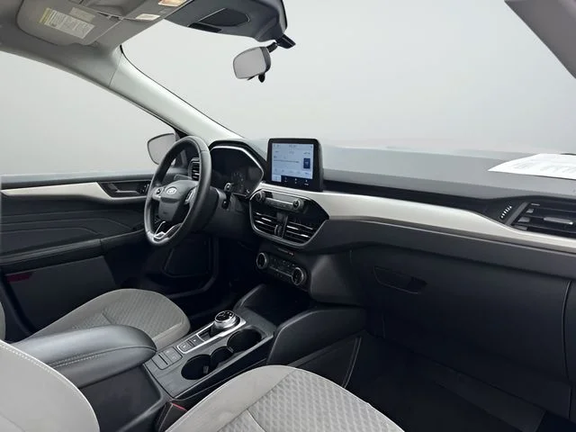 Used 2022 Blue Ford SE image 18