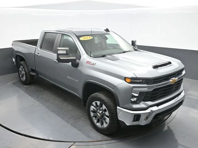 Used 2024 Gray Chevrolet LT image 14