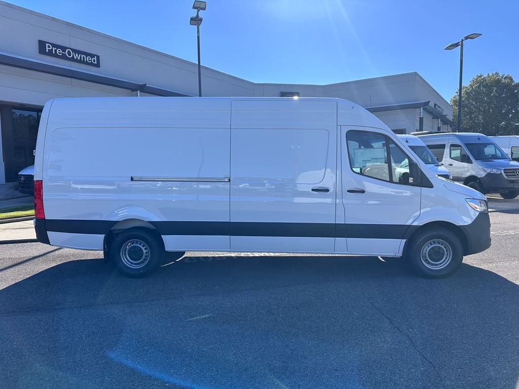 New 2026 Arctic White Mercedes-Benz Cargo 170 WB image 11