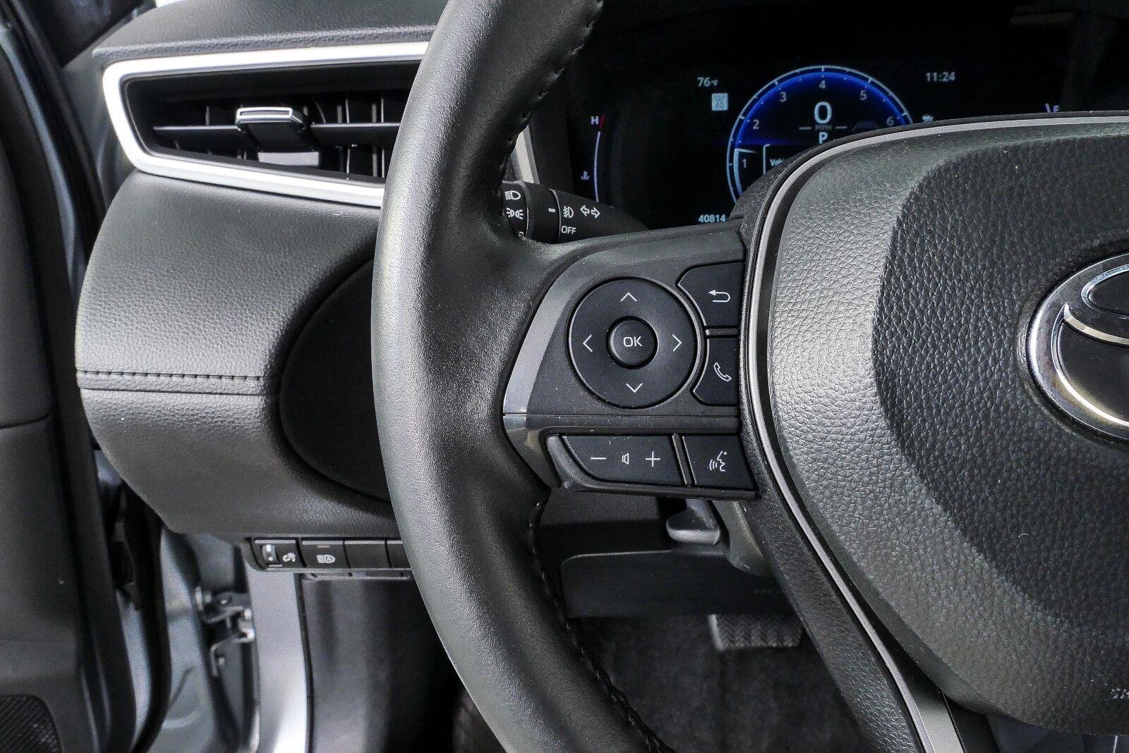 Used 2025 Sonic Silver Toyota XLE image 9