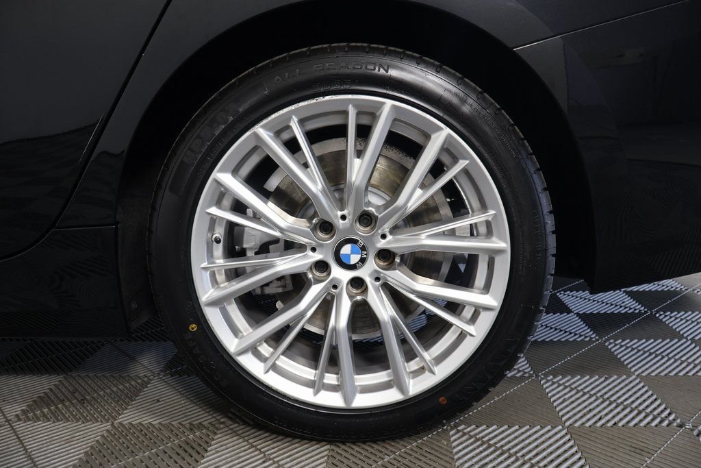 Used 2024 Black Sapphire Metallic BMW 330i image 16