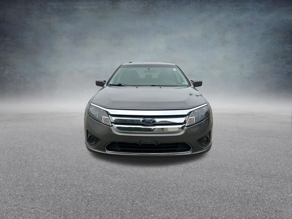 Used 2010 Sterling Gray Metallic Ford SE image 9