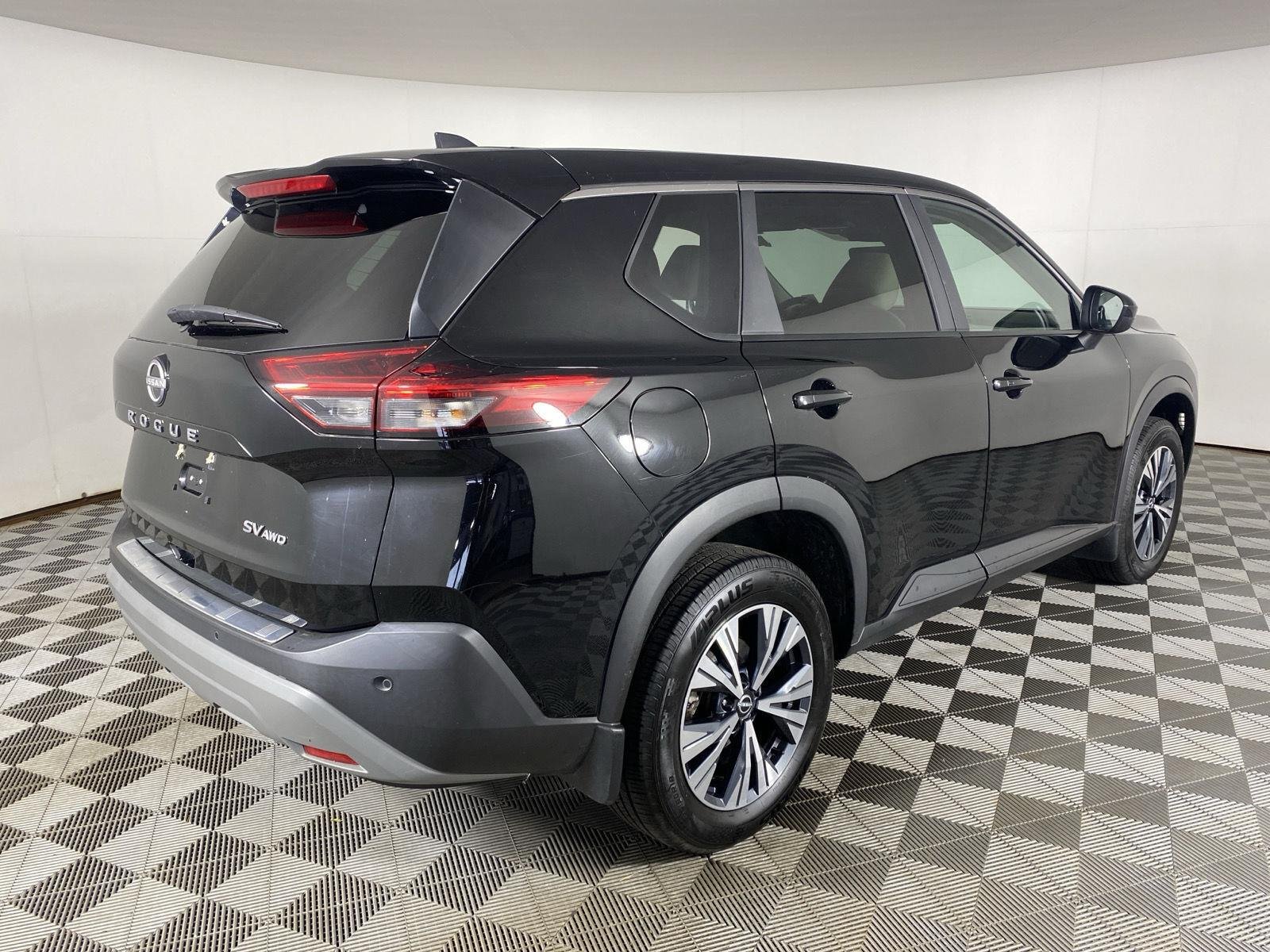 Used 2023 Super Black Nissan SV image 7