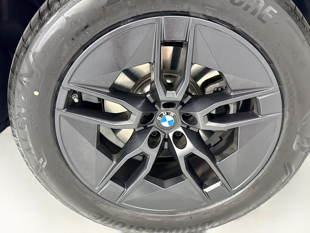 2026 BMW iX 60 - Photo 31