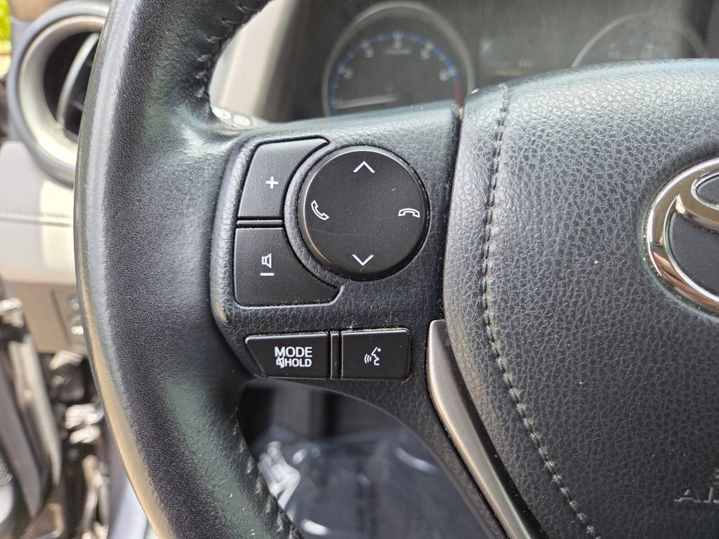 Used 2018 Magnetic Gray Metallic Toyota XLE image 33
