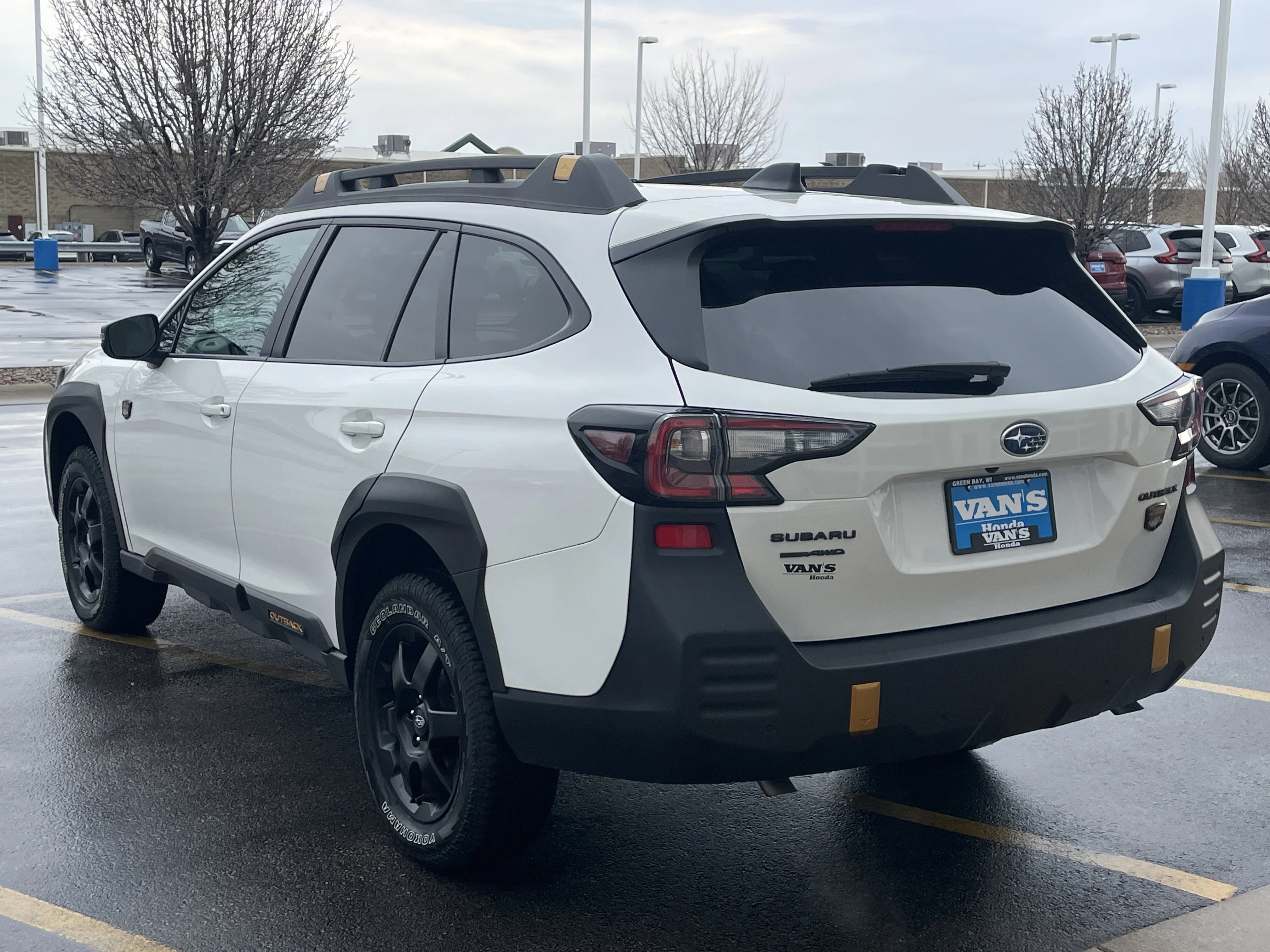 Used 2025 Crystal White Pearl Subaru Wilderness image 7