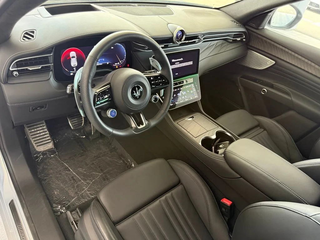 Used 2025 Bianco Astro Metallic Maserati Modena image 14