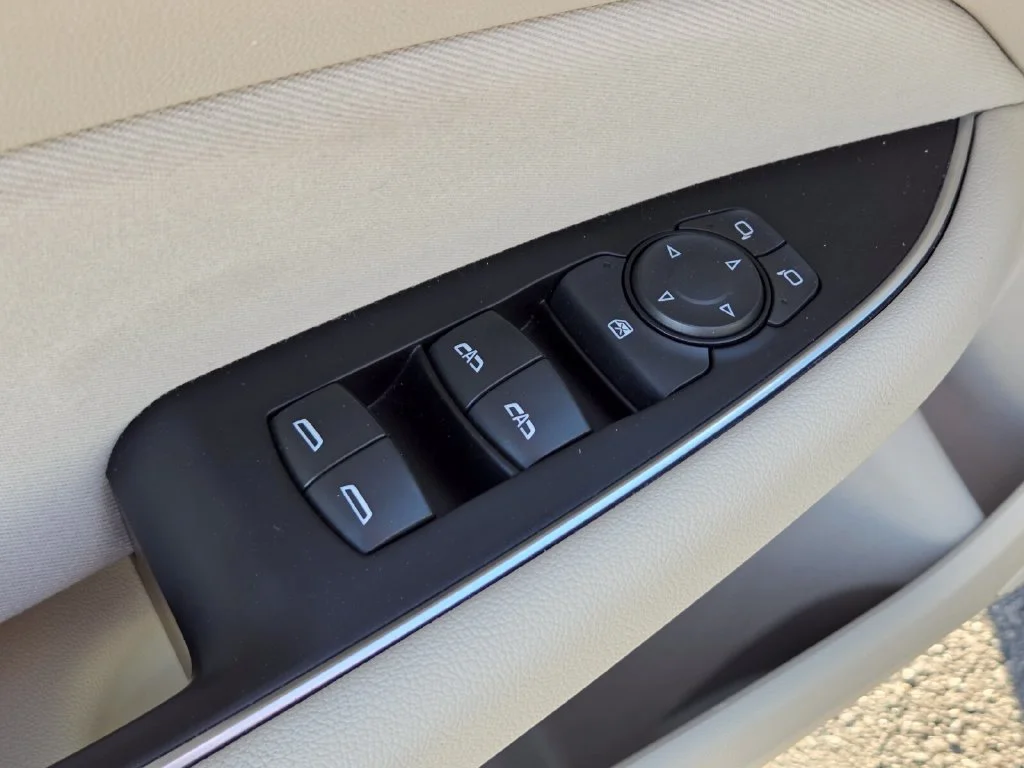 Used 2018 Red Buick Preferred image 22