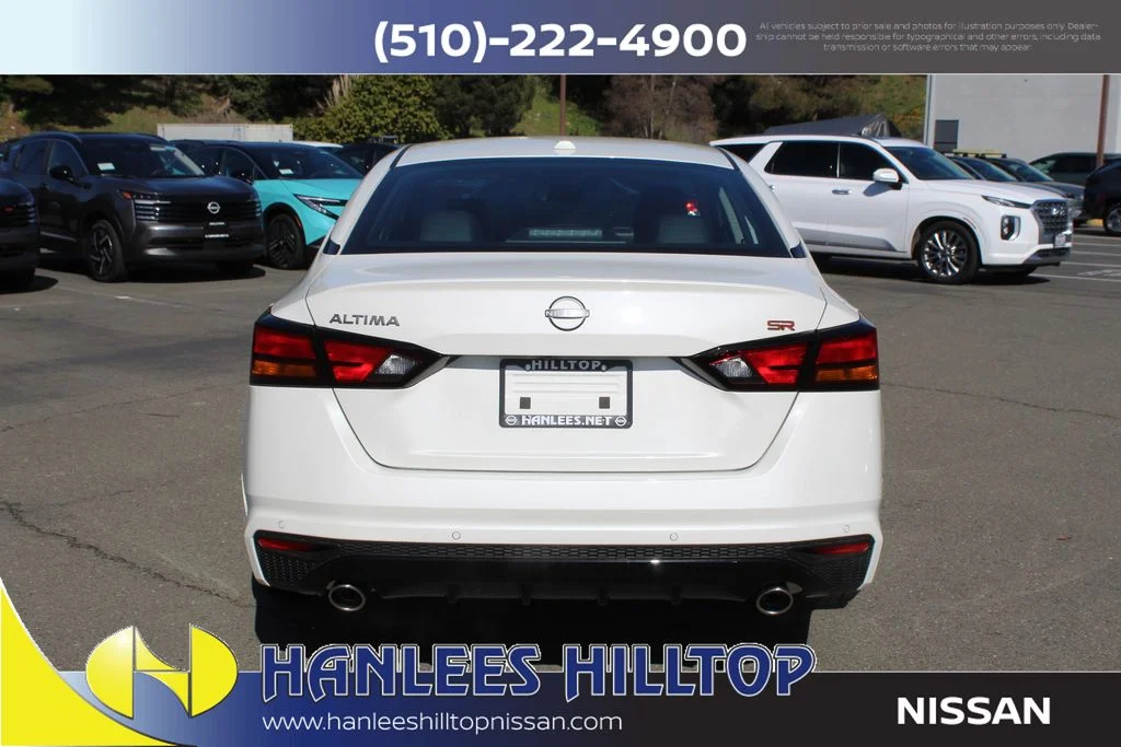 2025 Nissan Altima SR - Photo 8