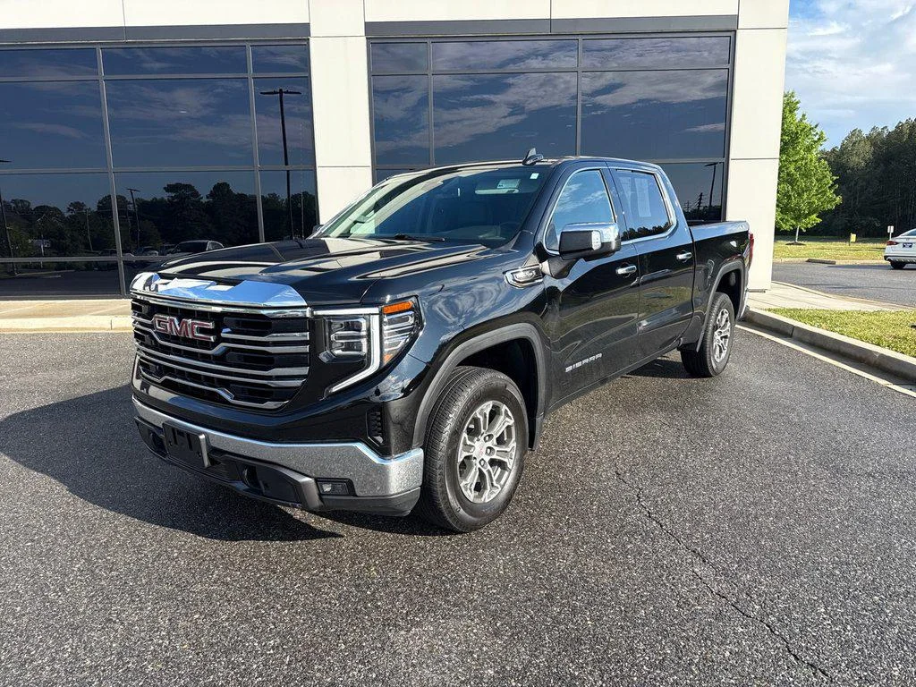 2025 GMC Sierra 4WD Crew Cab Short Box SLT's photo