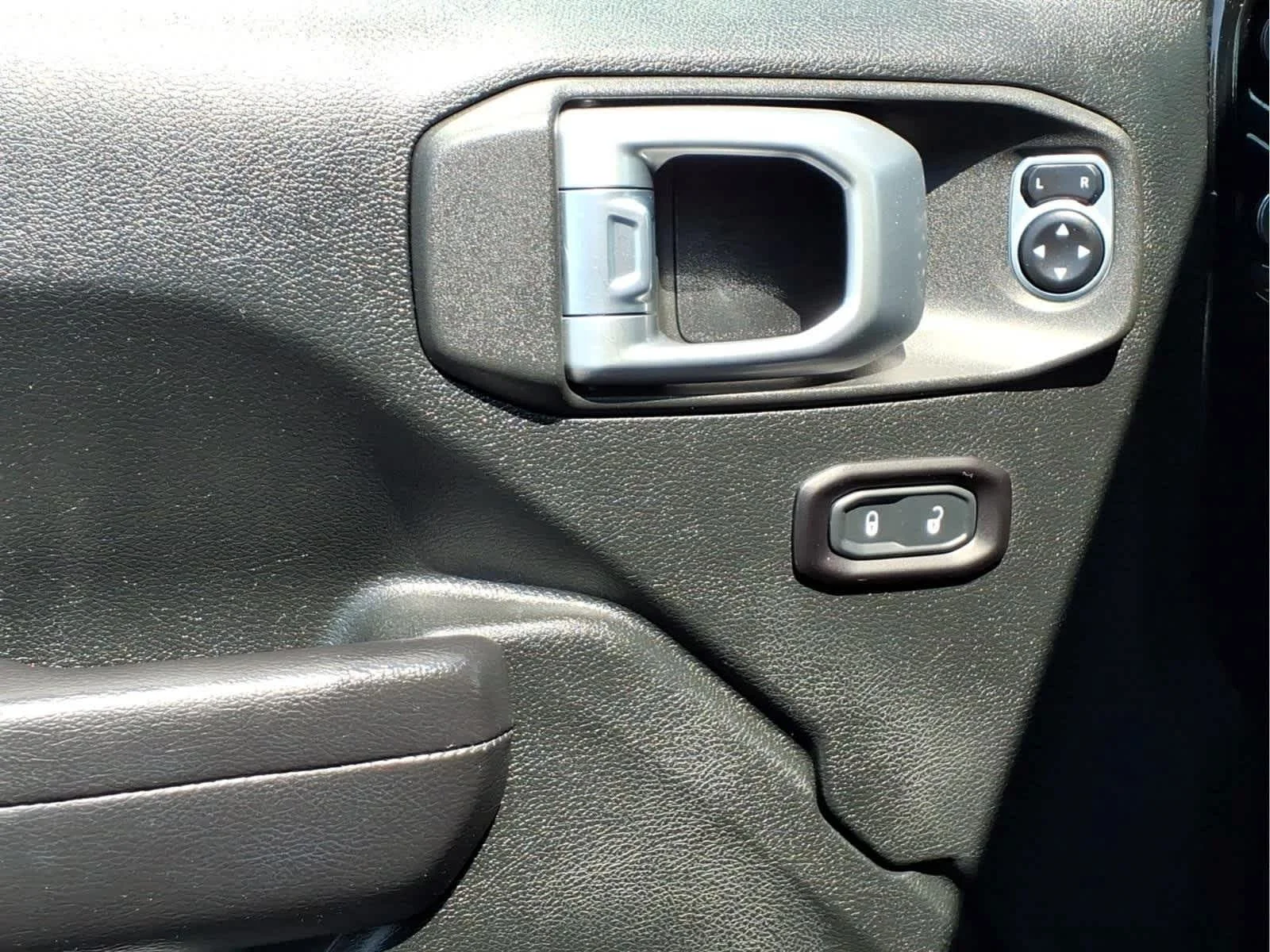 Used 2019 Black Clearcoat Jeep Rubicon image 12