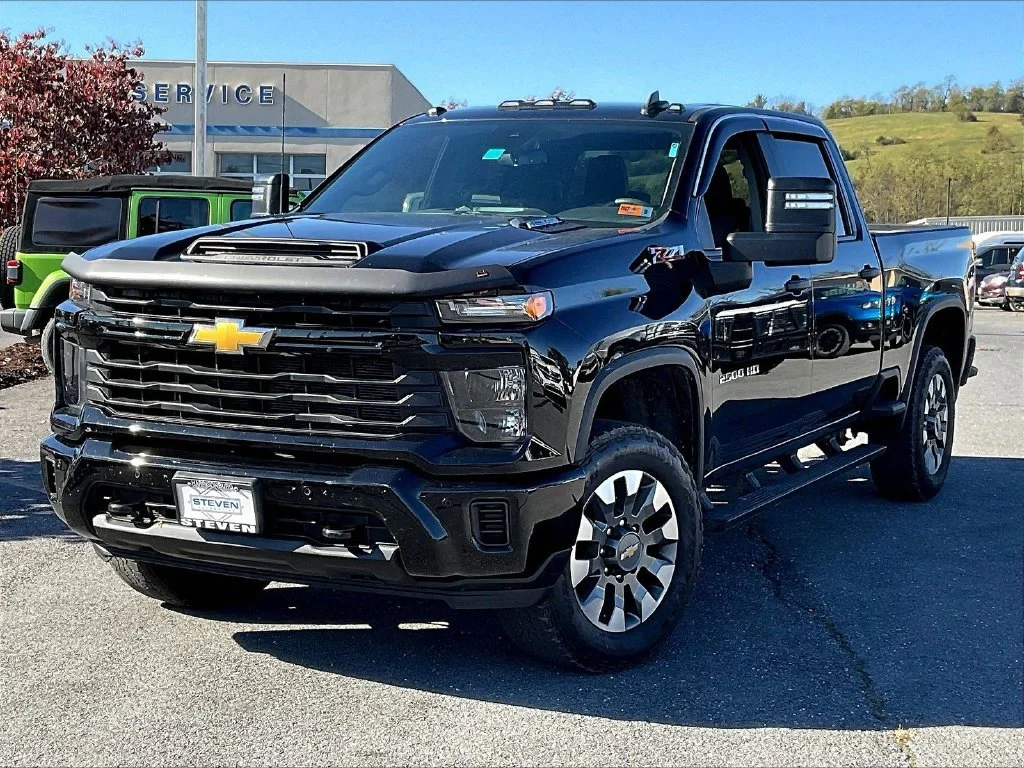 Used 2025 Black Chevrolet Custom image 2