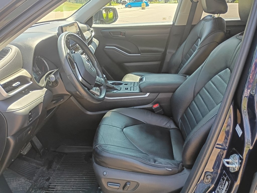 Used 2020 Blueprint Toyota LE image 24