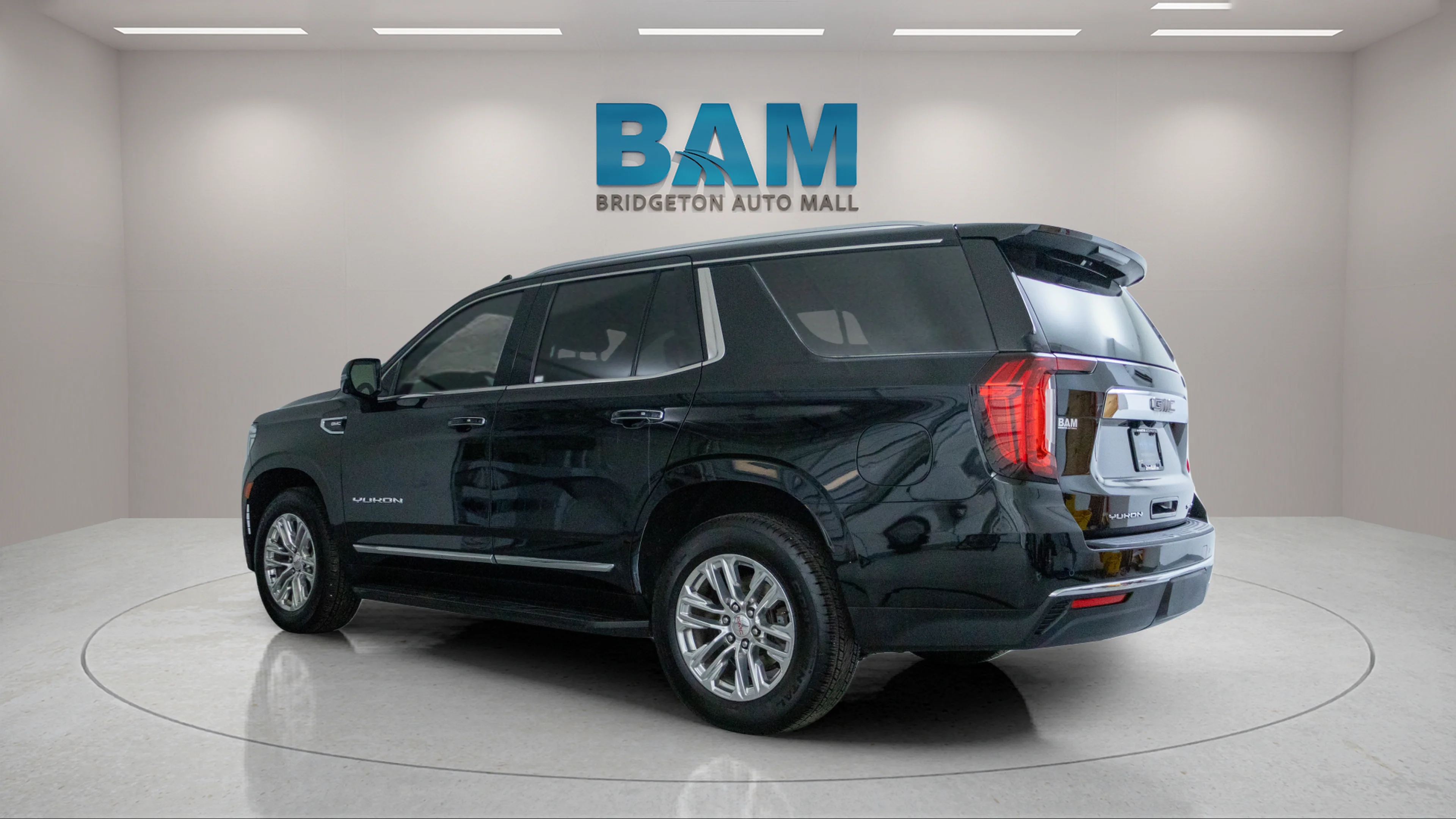 Used 2021 Onyx Black GMC SLT image 5