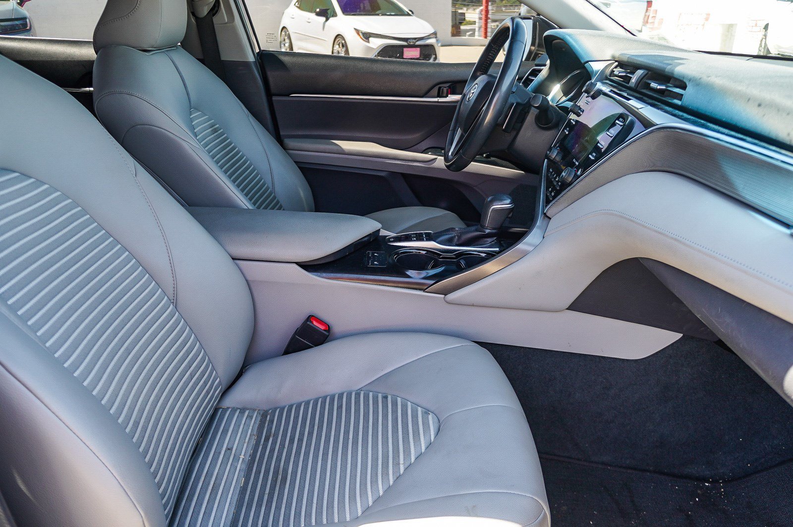 Certified Used 2018 Midnight Black Metallic Toyota Hybrid SE image 17