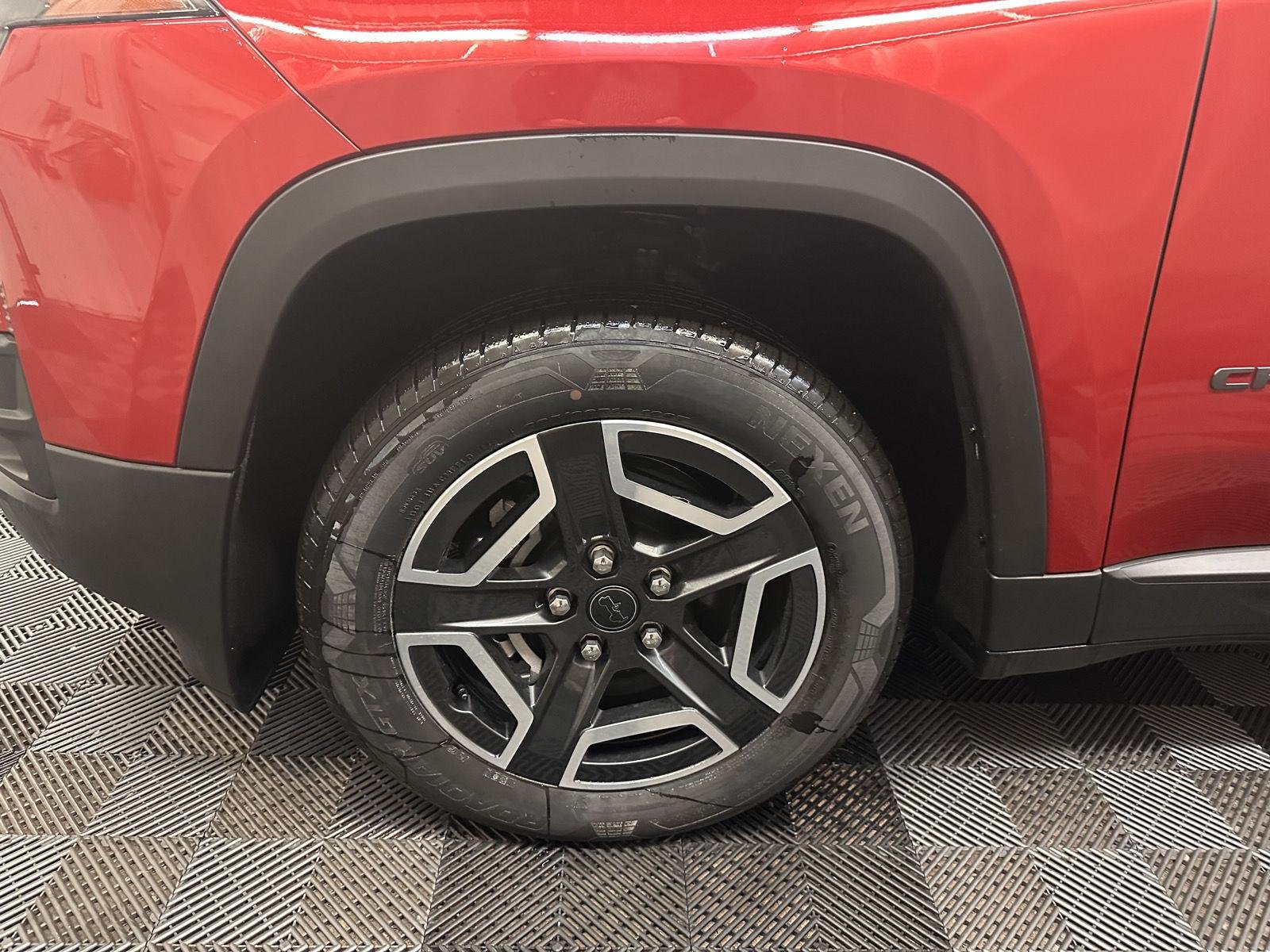 New 2026 Red Hot Pearl-Coat Exterior Paint Jeep Limited image 56