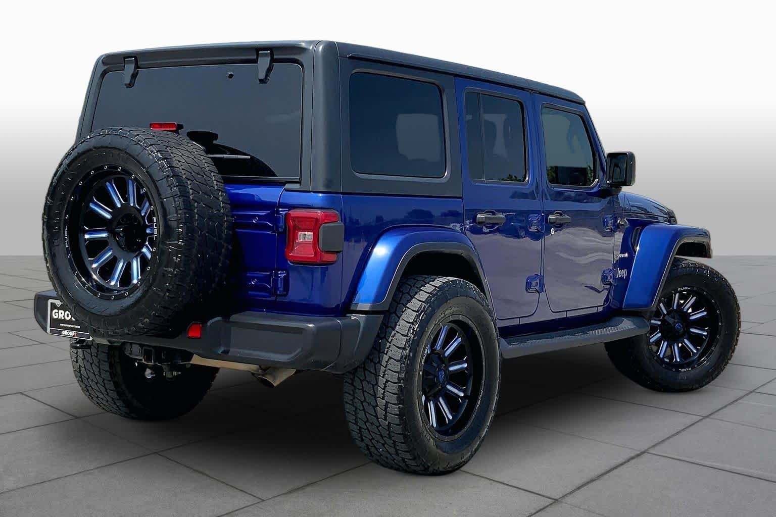 Used 2018 Ocean Blue Metallic Clearcoat Jeep Sahara image 13