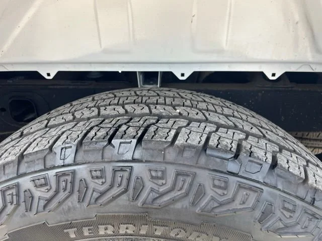 Used 2024 Summit White GMC Elevation image 9