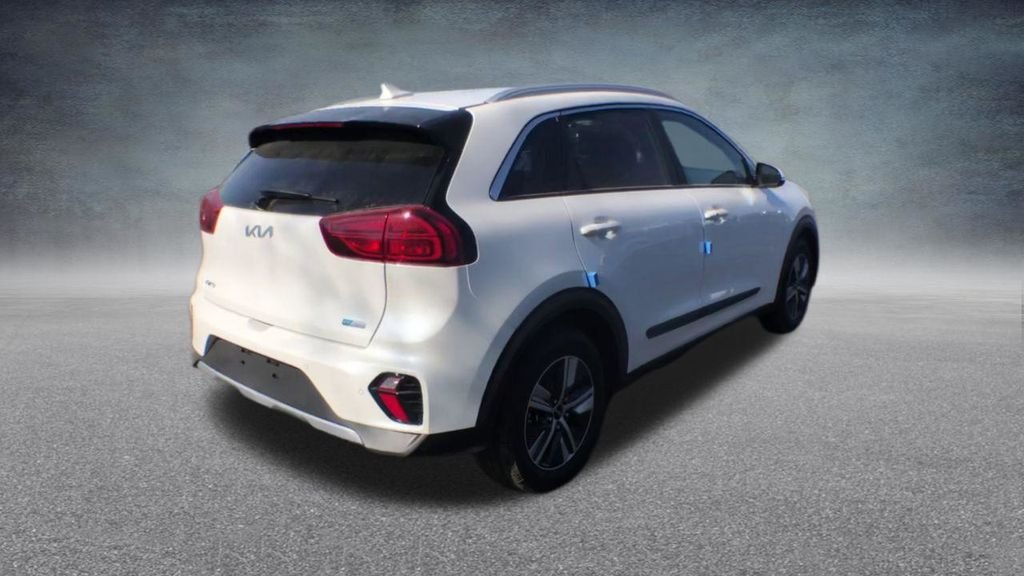 Used 2022 White Kia EX Premium image 21