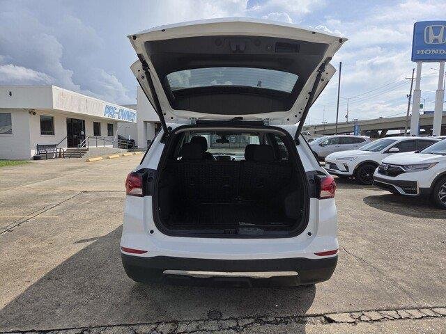 Used 2023 Summit White Chevrolet LT image 27