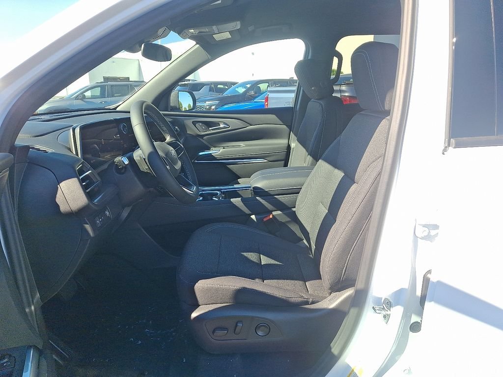 2027 Chevrolet Traverse LT - Photo 6