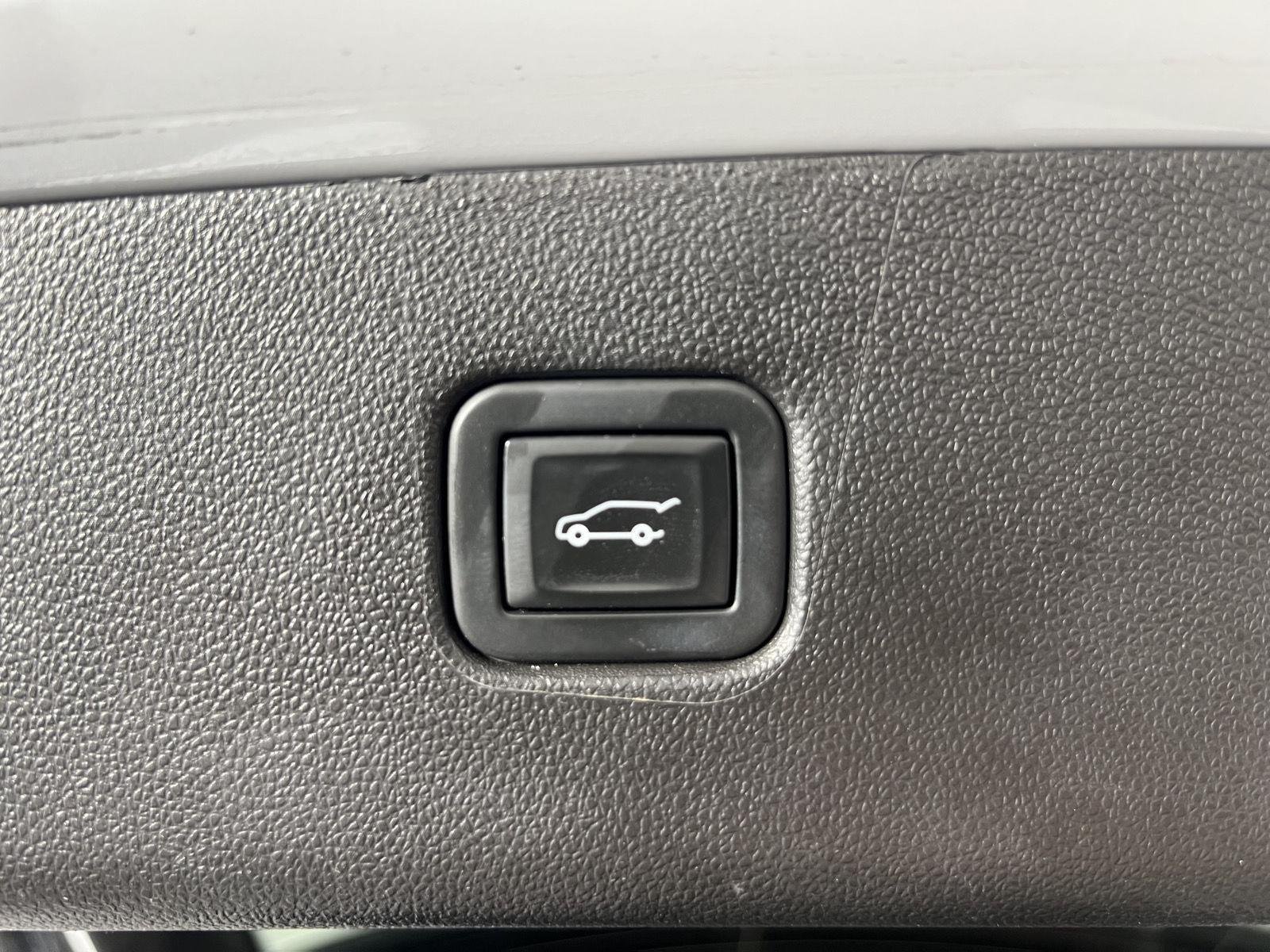 Used 2020 Summit White Chevrolet LT image 21