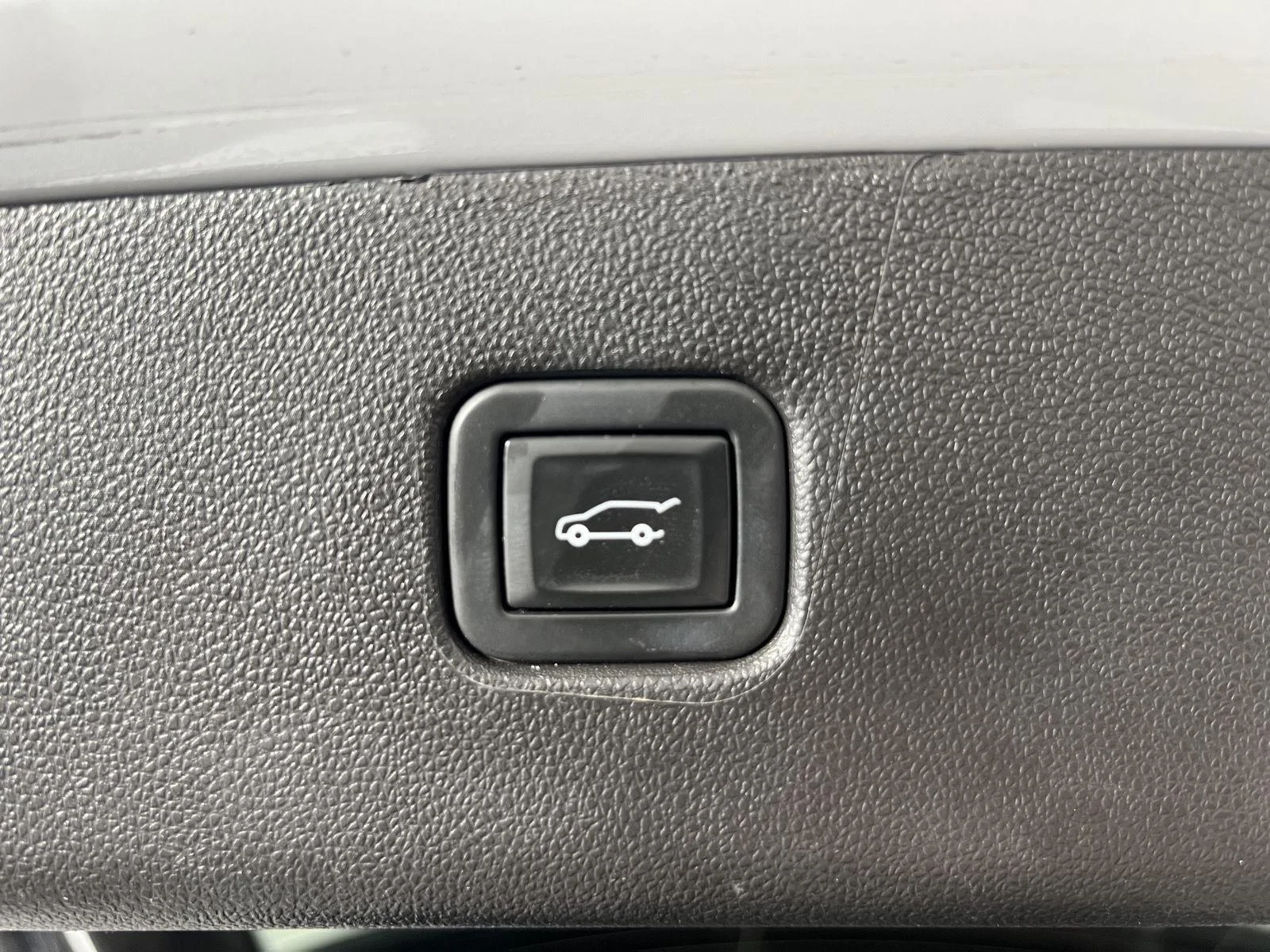 Used 2020 Summit White Chevrolet LT image 21