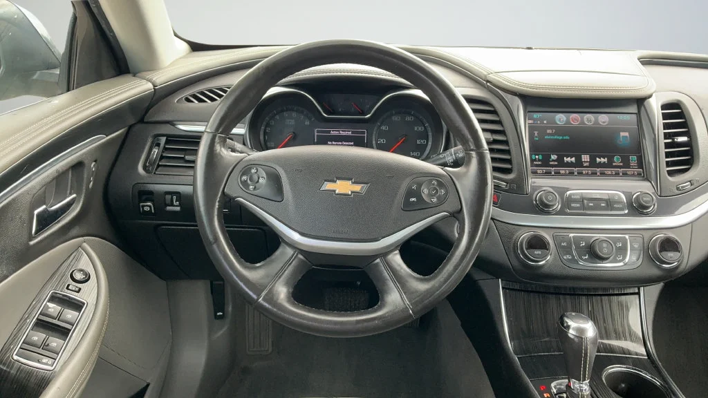 Used 2019 NIGHTFALL GRAY METALLIC Chevrolet LT image 9