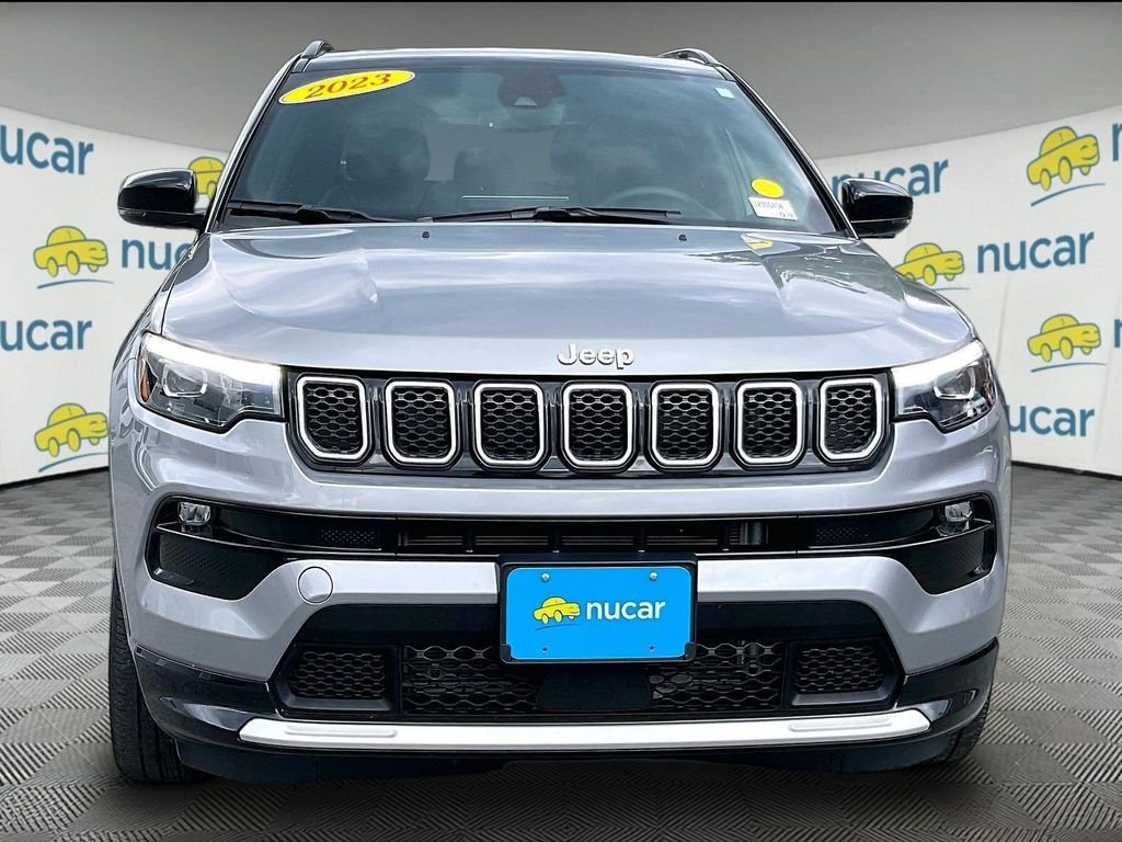 Used 2023 Silver Jeep Limited image 2