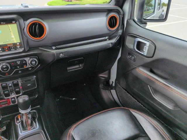 Used 2023 Silver Jeep Mojave image 17
