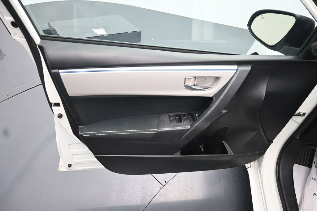 Used 2014 White Toyota LE Plus image 18