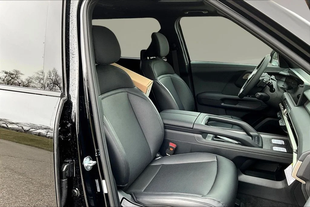 New 2027 Ebony Black Kia S image 10