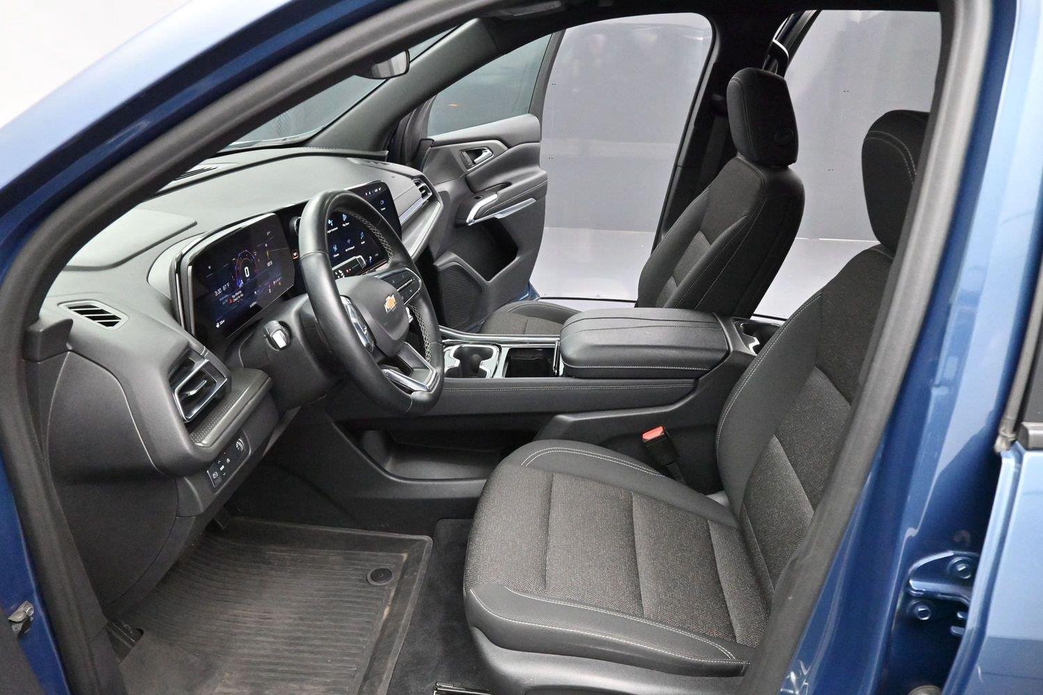 Used 2024 Lakeshore Blue Metallic Chevrolet LT image 12