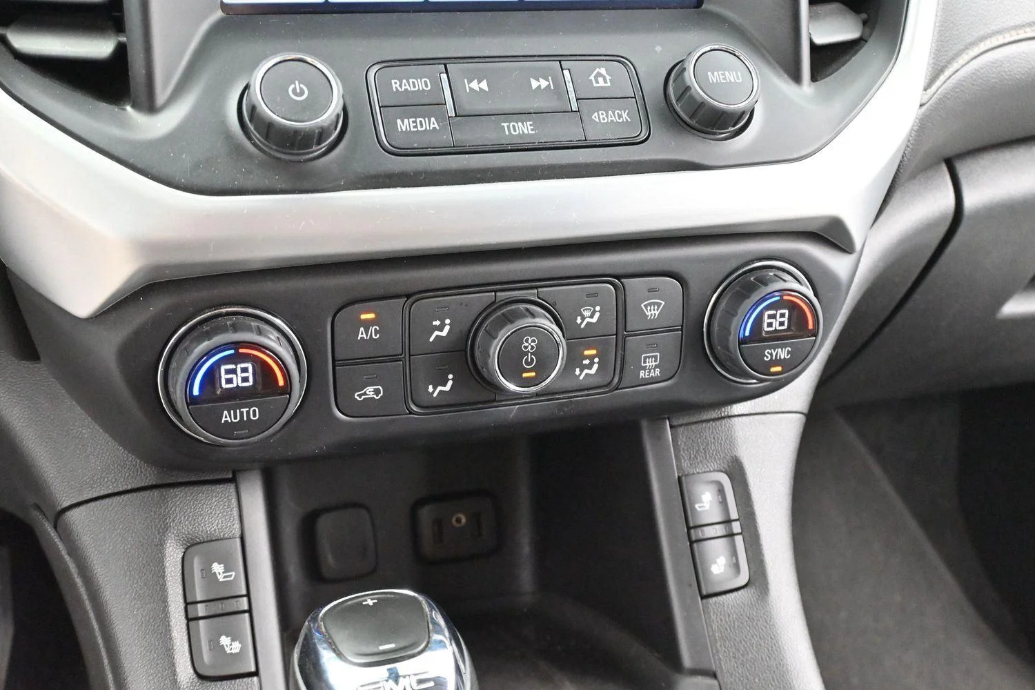 Used 2019 Summit White GMC SLT image 19