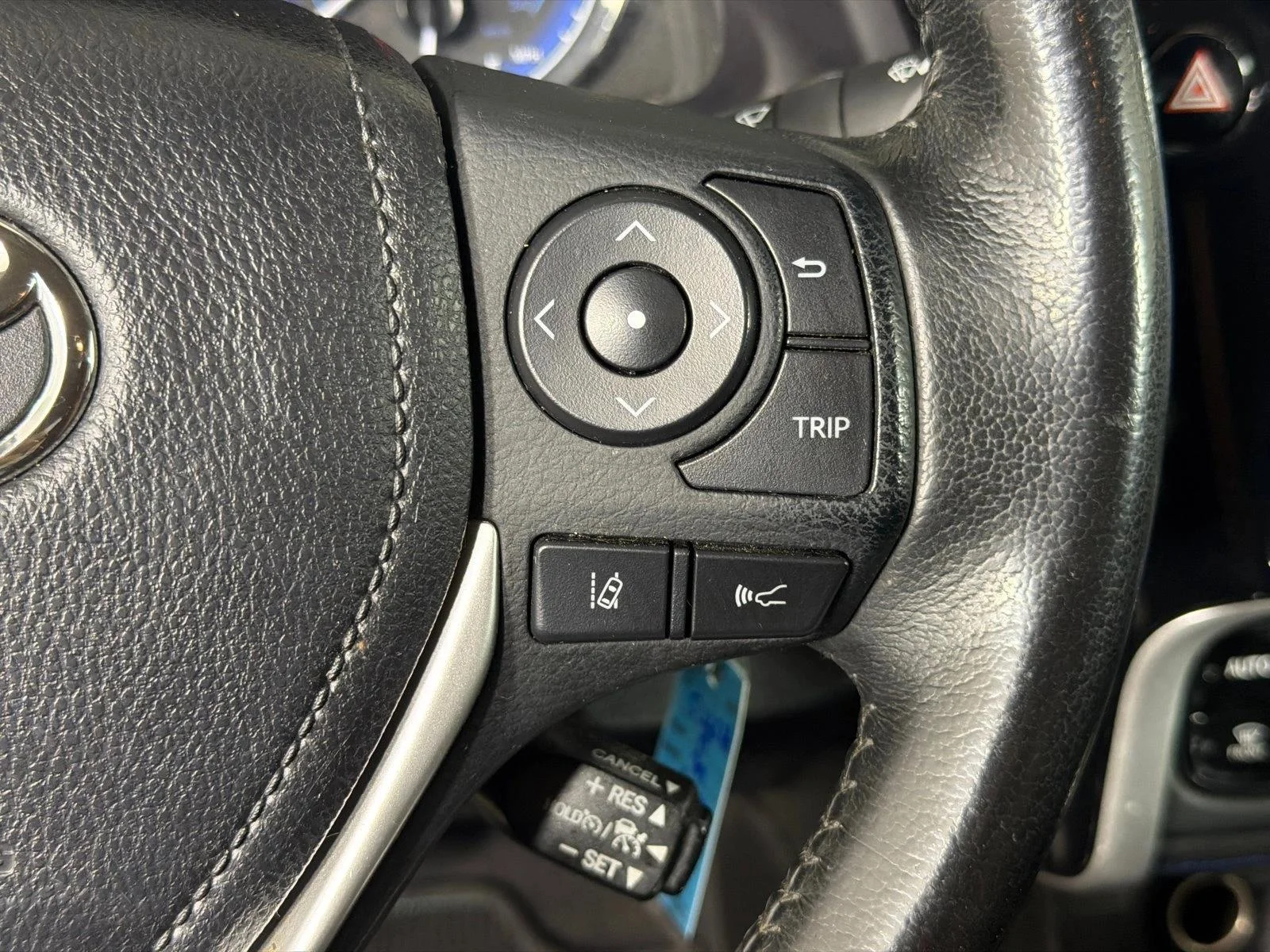 Used 2019 Classic Silver Metallic Toyota SE image 25